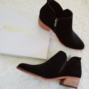 🆕️in Box Faux Black Suede Ankle Booties with side zipper